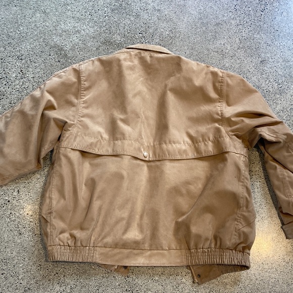 Outback Trading Rambler oilskin jacket in tan colour - Picture 6 of 6